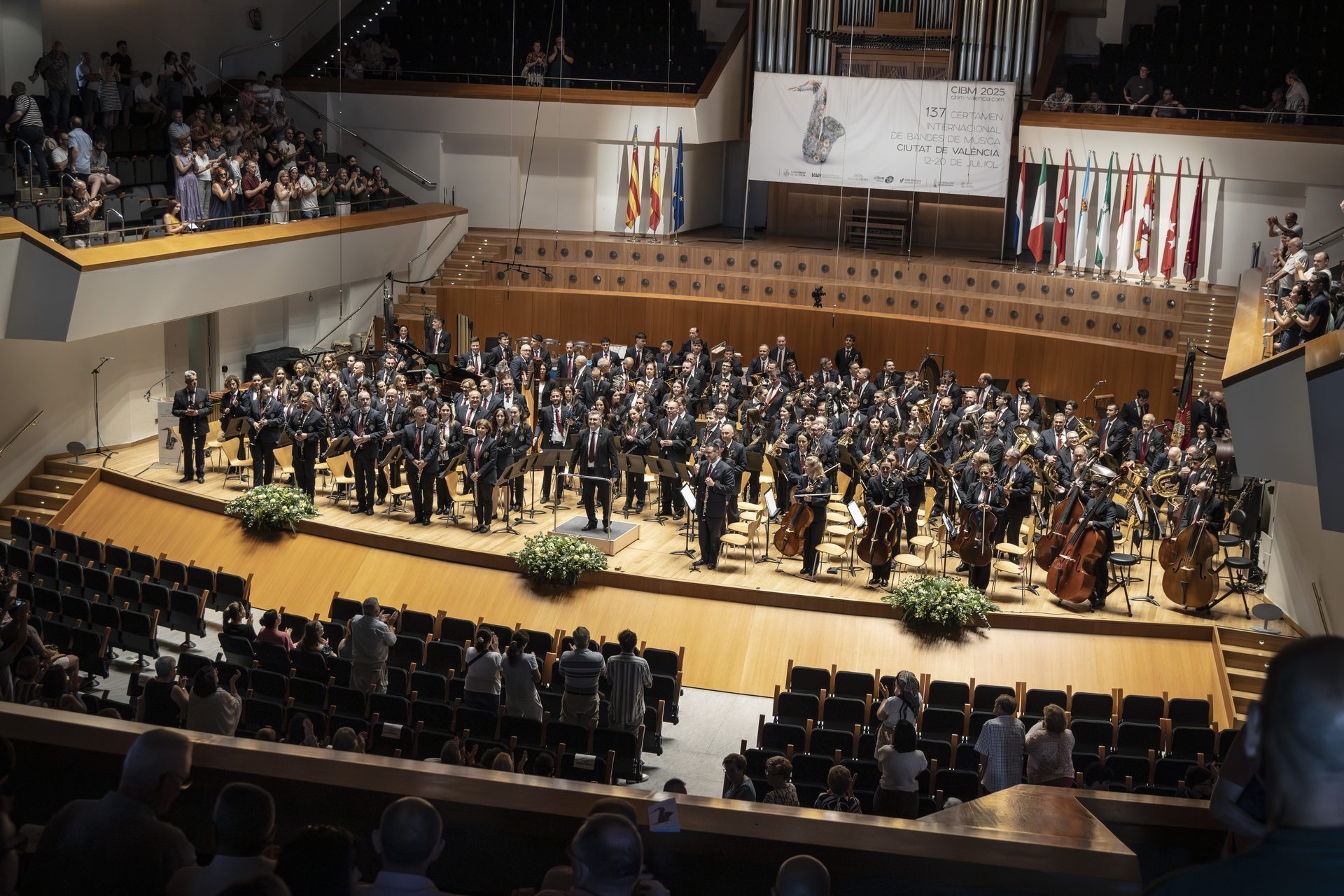 Banda Simfònica dempeus al Certamen
