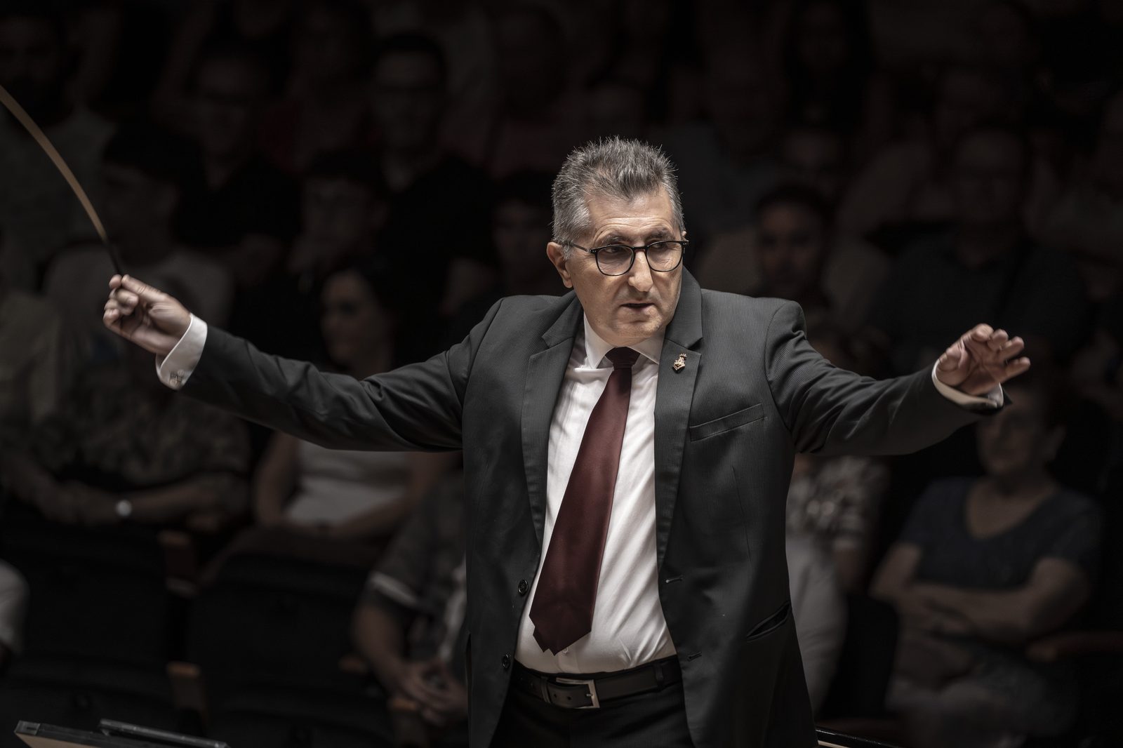 Daniel Ferrero dirigint la Banda Simfònica al Certamen Internacional «Ciutat de València»